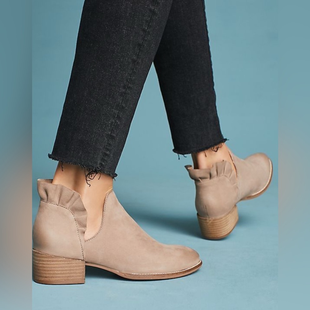 Seychelles Anthropologie Chelsea ruffle Booties